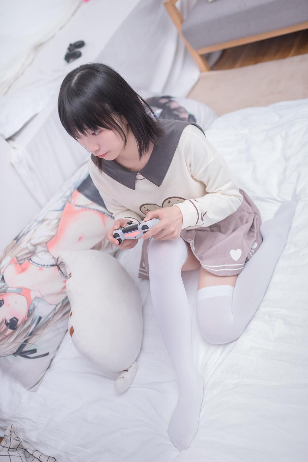 乐嗨直播丨舞千岁 定制热舞 [1V/450MB]