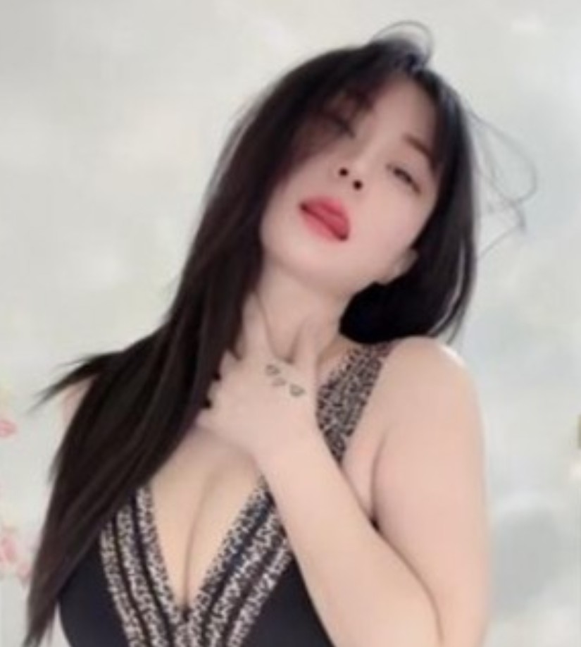 快手小奶球热舞现场表现直播记录