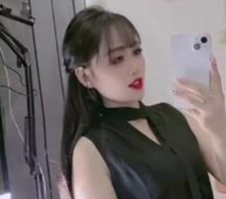 抖音丨江西小辣椒 语丝足 [2V/148MB]