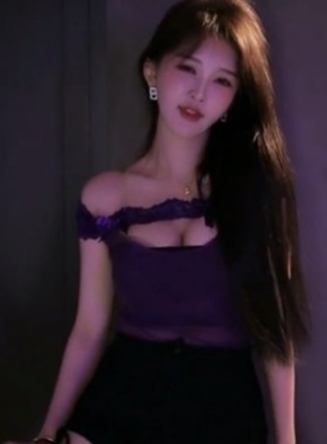 斗鱼丨南妹儿 直播剪辑 性感诱惑热舞 [32V/4.95GB]