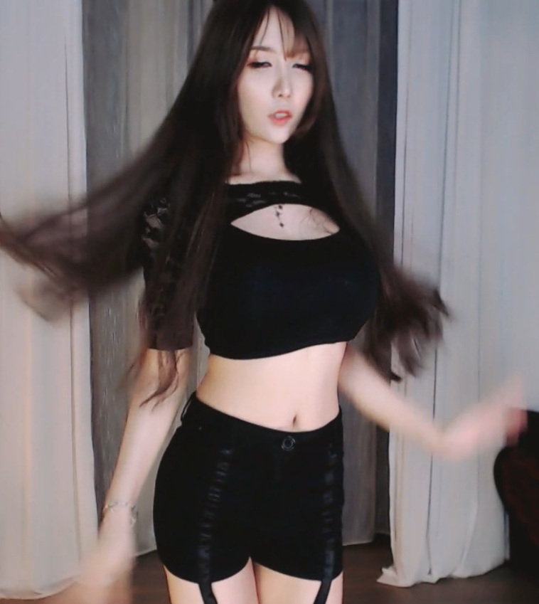 斗鱼 Minana呀米娜早期熊猫（2017-2019年）155V/26.8G