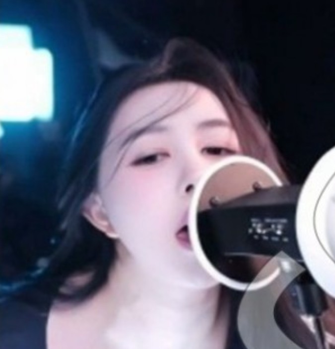 斗鱼丨小酒窝翁馨 热舞 [10V/3.23GB]