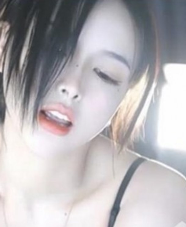 斗鱼丨月薇薇（是薇薇吖） 定制热舞 [2V/252MB]