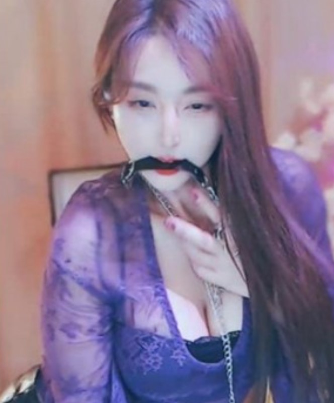 乐嗨直播丨舞千岁 直播热舞整活 [5V/323MB]