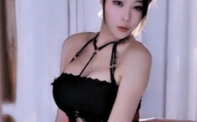 斗鱼丨艺瑟妃 衣物热舞定制新出 [3V/322MB]